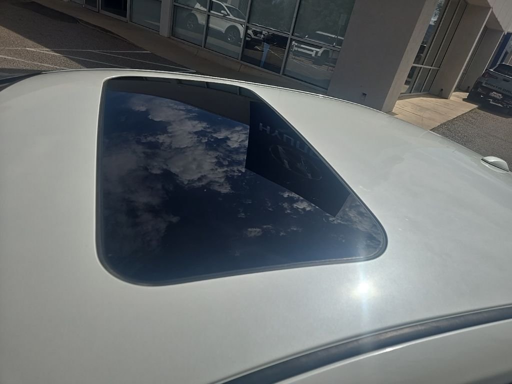 Used 2015 White Nissan 2.5 SL image 7