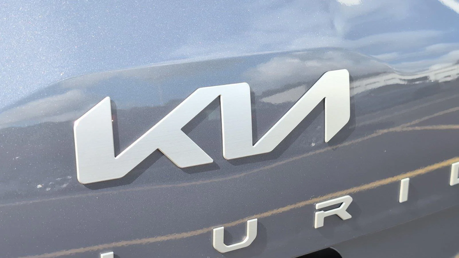 Used 2025 Everlasting Silver Kia S image 6