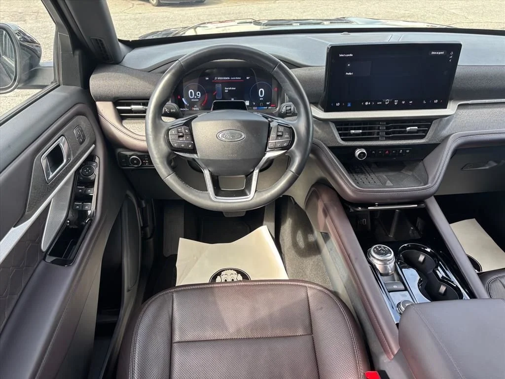 Used 2025 Black Ford Platinum image 3