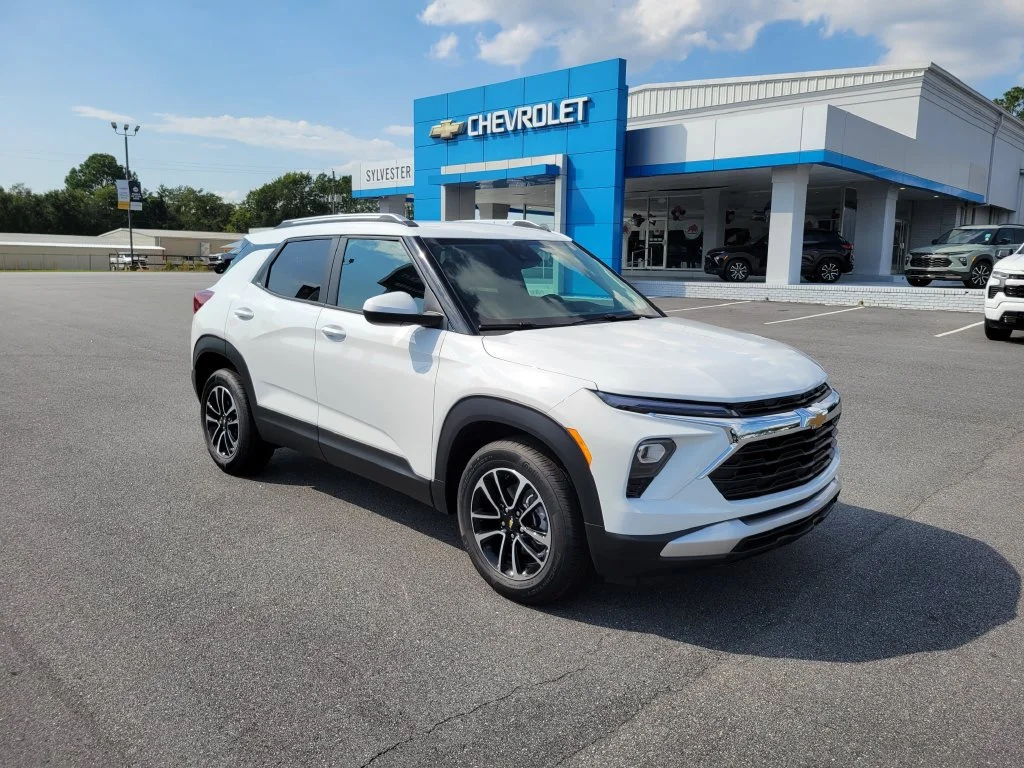 New 2026 Summit White Chevrolet LT image 8