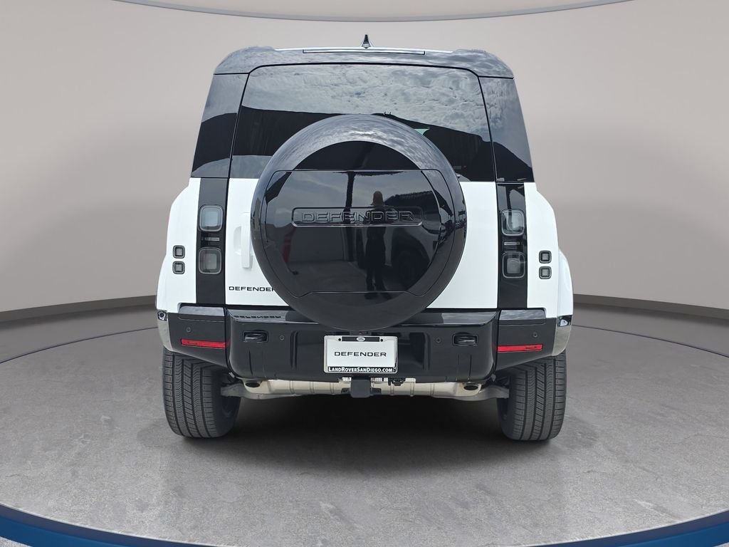 New 2026 Fuji White Land Rover X-Dynamic SE image 6