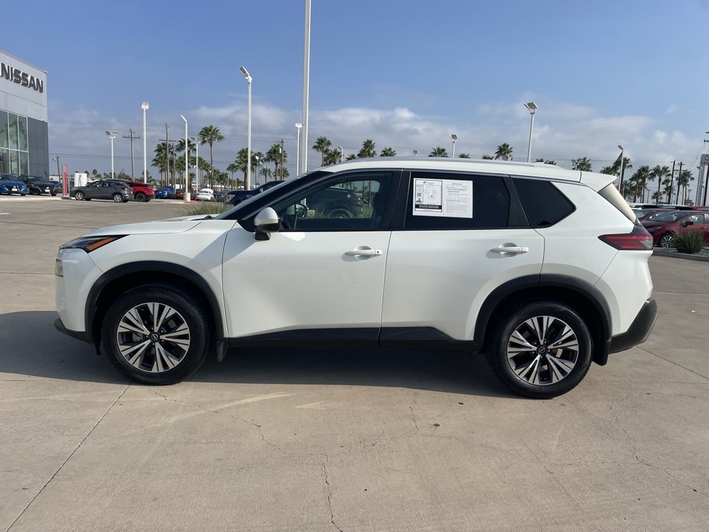 2022 Nissan Rogue SV photo 2