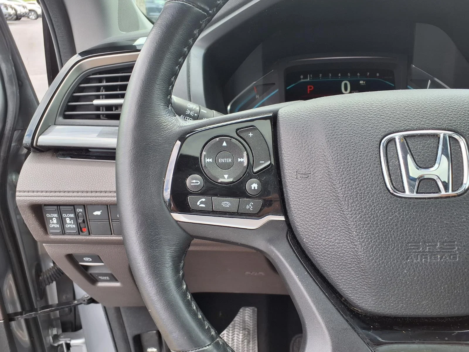 Used 2023 Lunar Silver Metallic Honda Elite image 13