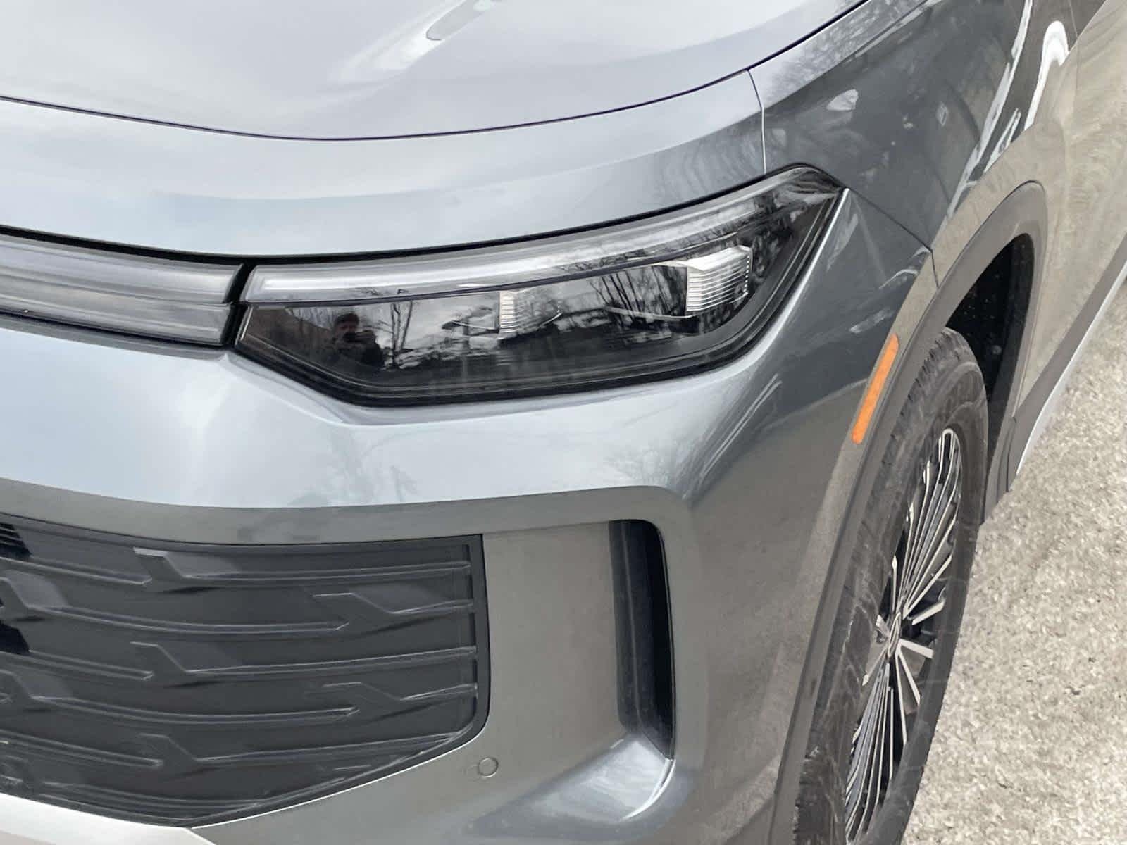 New 2026 Platinum Gray Metallic Volkswagen S image 8