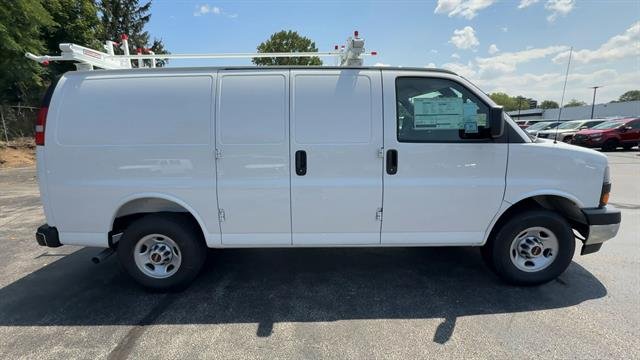 2025 GMC Savana Cargo Work Van - Photo 40