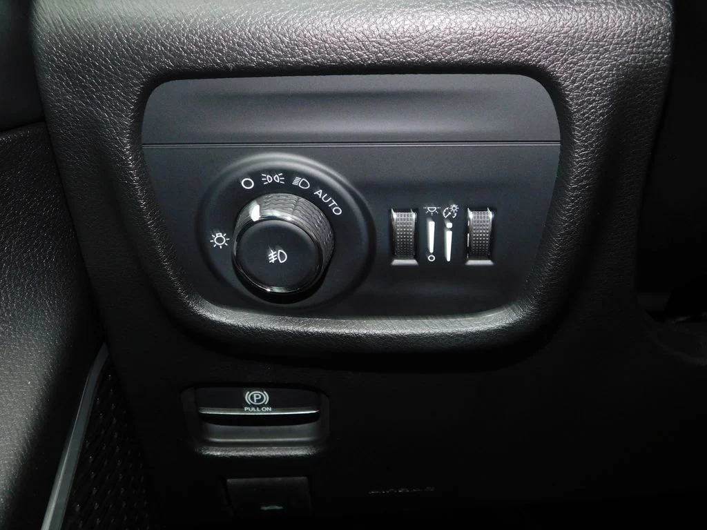 Used 2026 Steel Blue Jeep Limited image 33