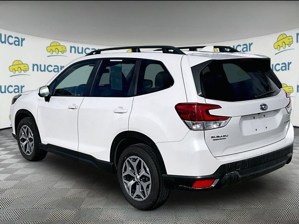 Used 2023 Crystal White Pearl Subaru Premium image 4