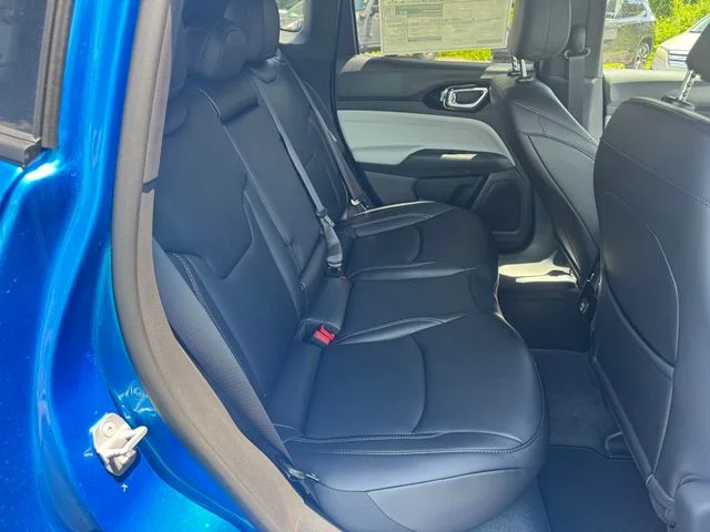 New 2026 Hydro Blue Pearl-Coat Exterior Paint Jeep Limited image 16