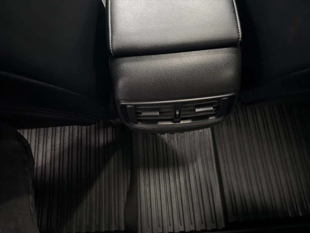 Used 2018 Silver Honda EX-L image 26