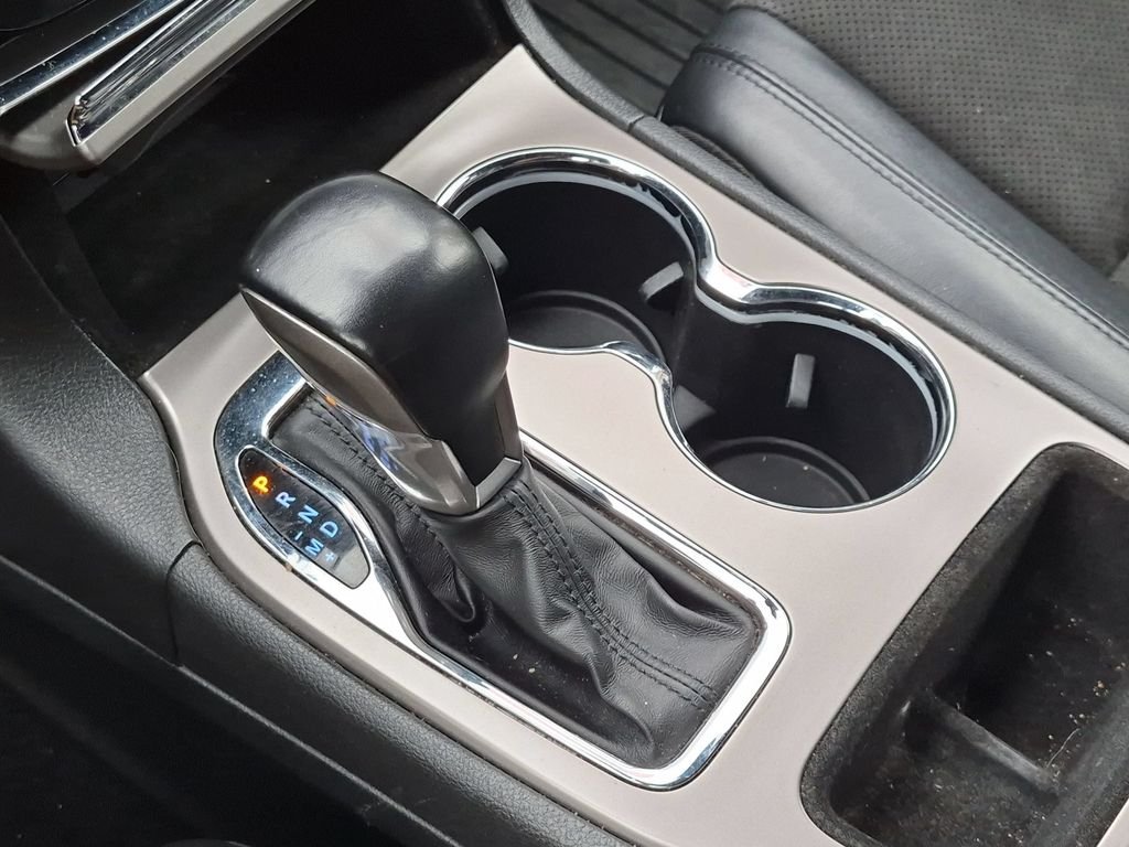 Used 2021 White Jeep Laredo X image 16