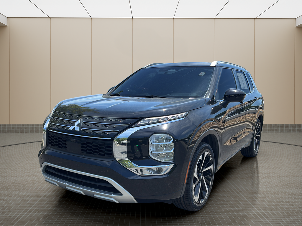 2023 Mitsubishi Outlander SEL 2WD's photo