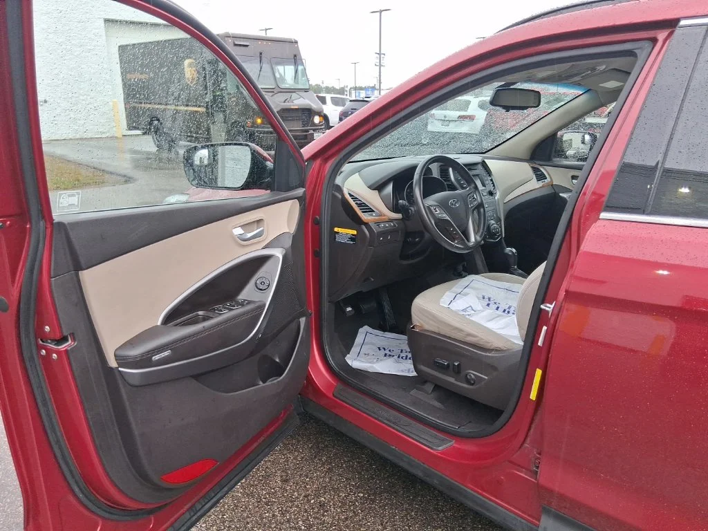 Used 2014 Serrano Red Hyundai Base image 13