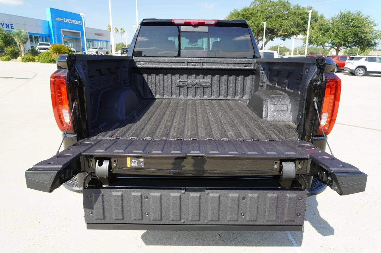 2026 GMC Sierra 1500 AT4 - Photo 10