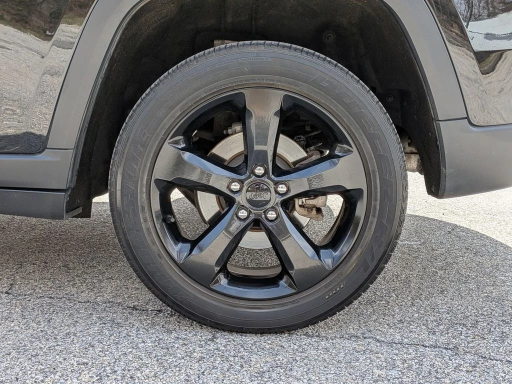 Used 2023 Black Jeep Altitude X image 29