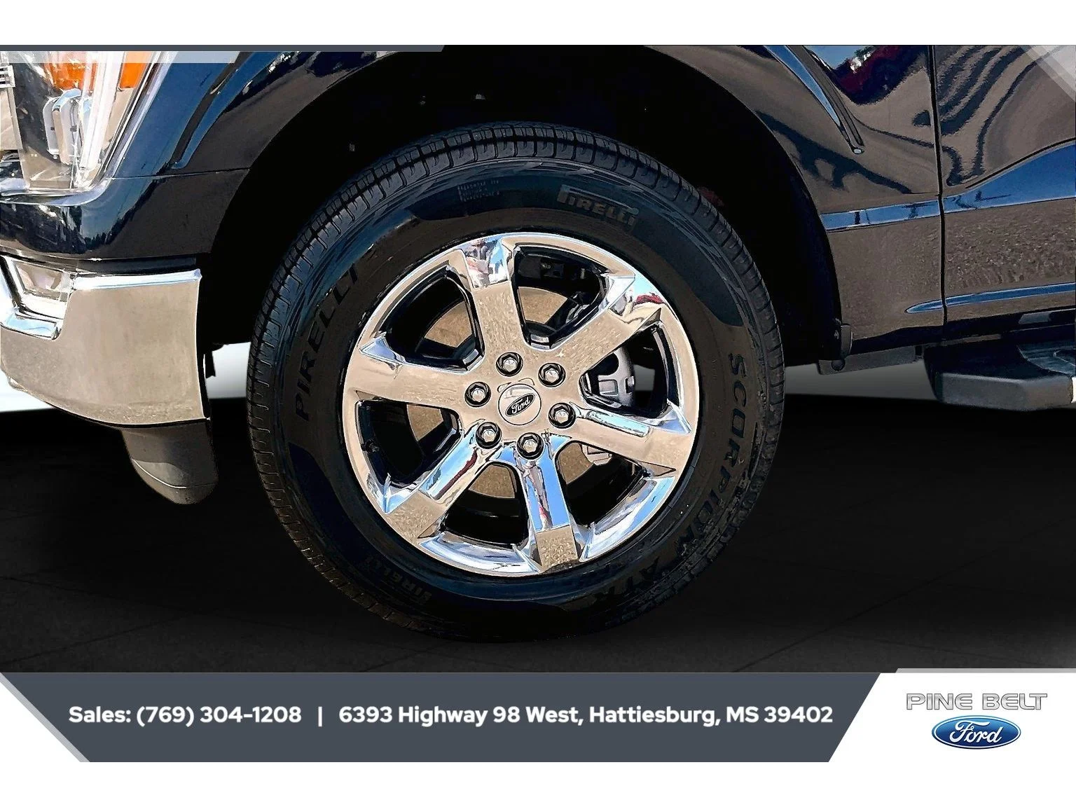Used 2022 Antimatter Blue Metallic Ford LARIAT image 7