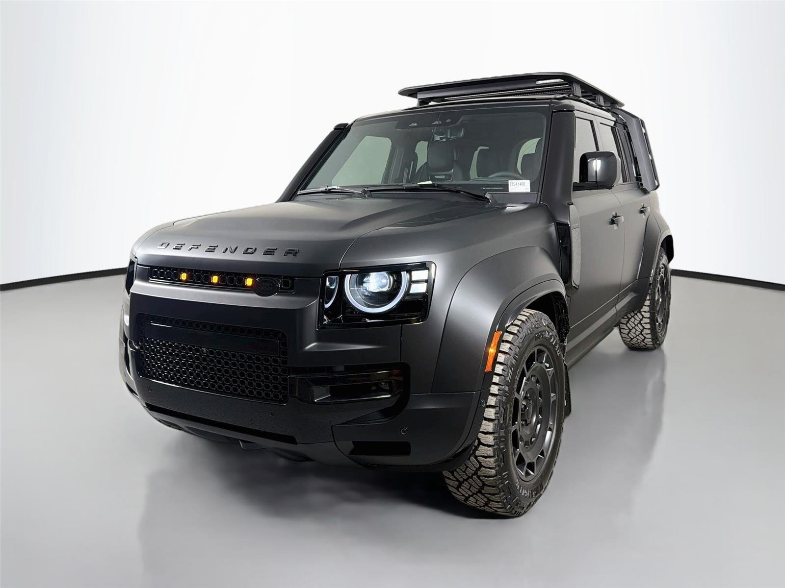 New 2026 Narvik Black Land Rover OCTA image 1