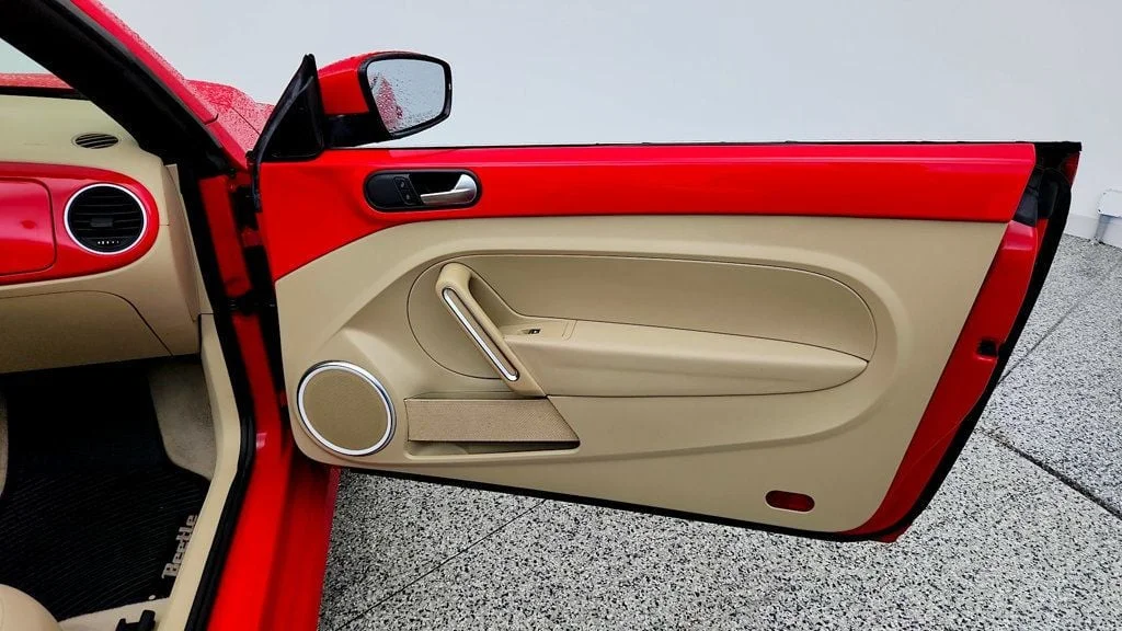 Used 2014 Tornado Red/Beige Roof Volkswagen 2dr Automatic 2.5L PZEV *Ltd Avail* image 25