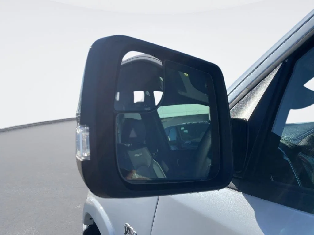 New 2026 Ivory White Tri-Coat Pearl-Coat Exterior Paint RAM Laramie image 10