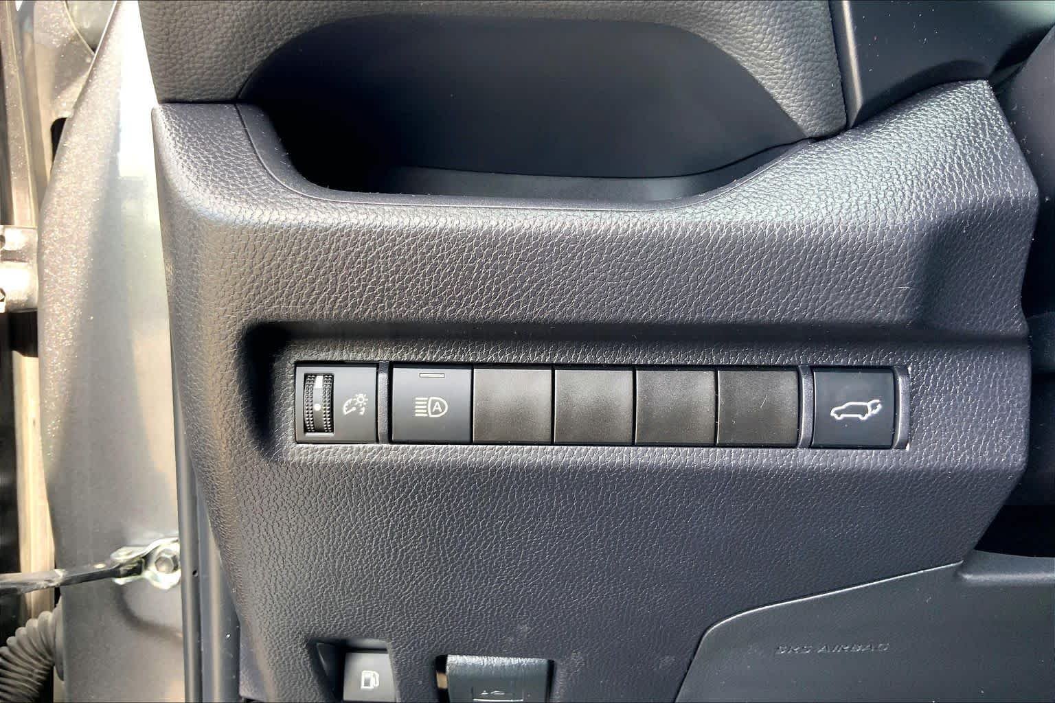 Used 2025 Magnetic Gray Metallic Toyota Hybrid XLE image 64