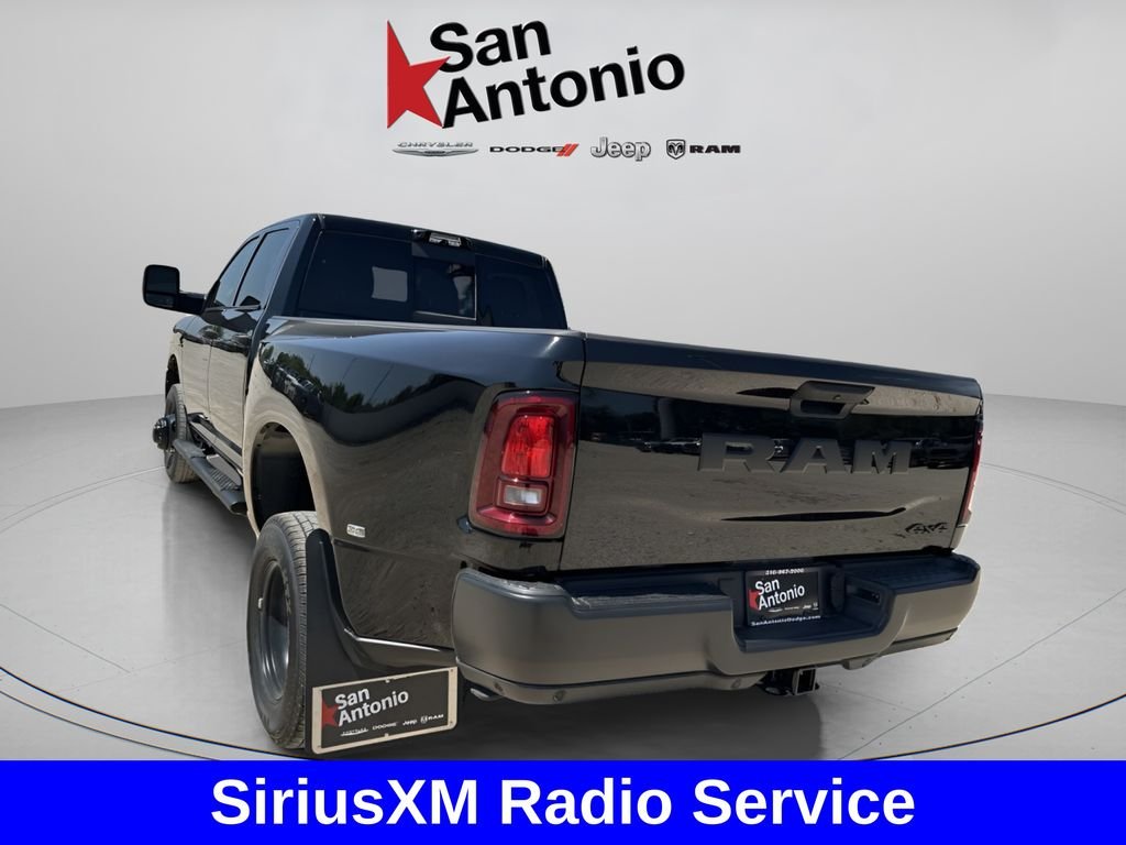New 2026 Diamond Black Crystal Pearl-Coat Exterior Paint RAM Tradesman image 12