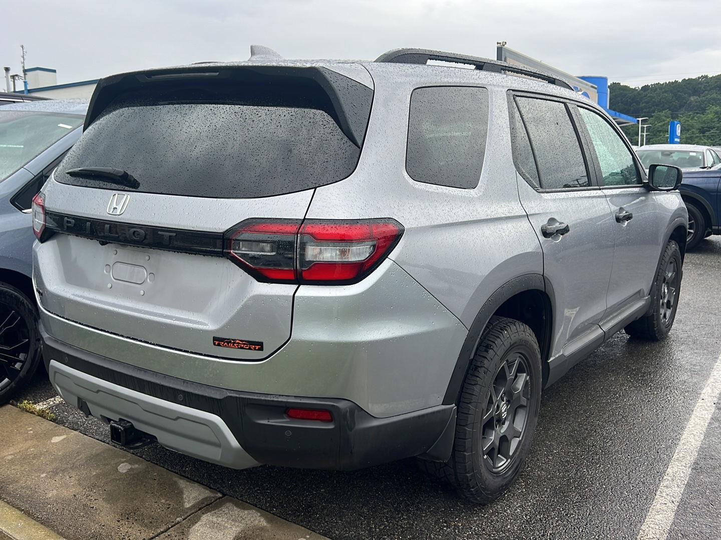 Used 2025 Lunar Silver Metallic Honda TrailSport image 4