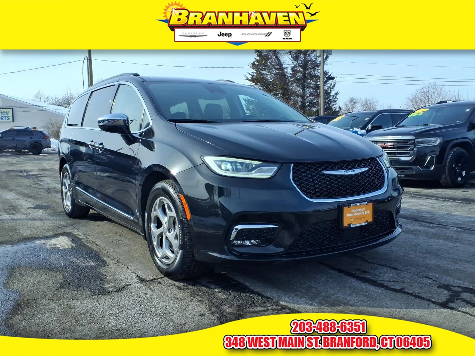 2023 Chrysler Pacifica Limited's photo