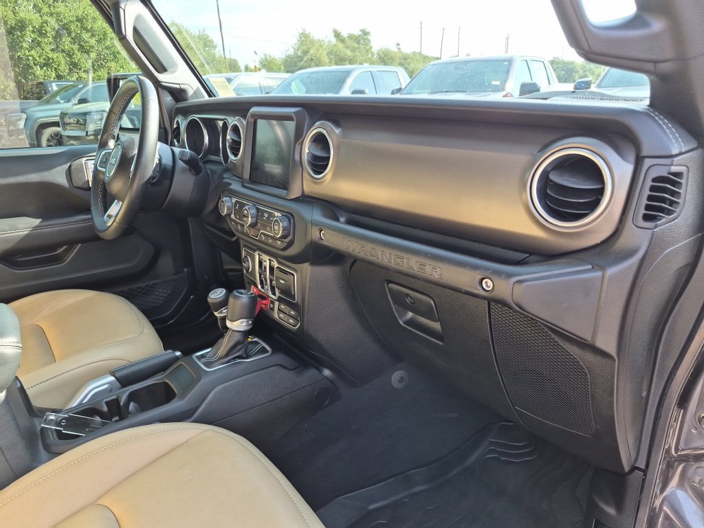 Used 2018 Gray Jeep Unlimited Rubicon image 39