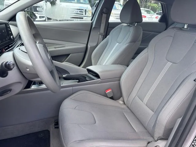 Used 2024 Metal Hyundai SE image 6