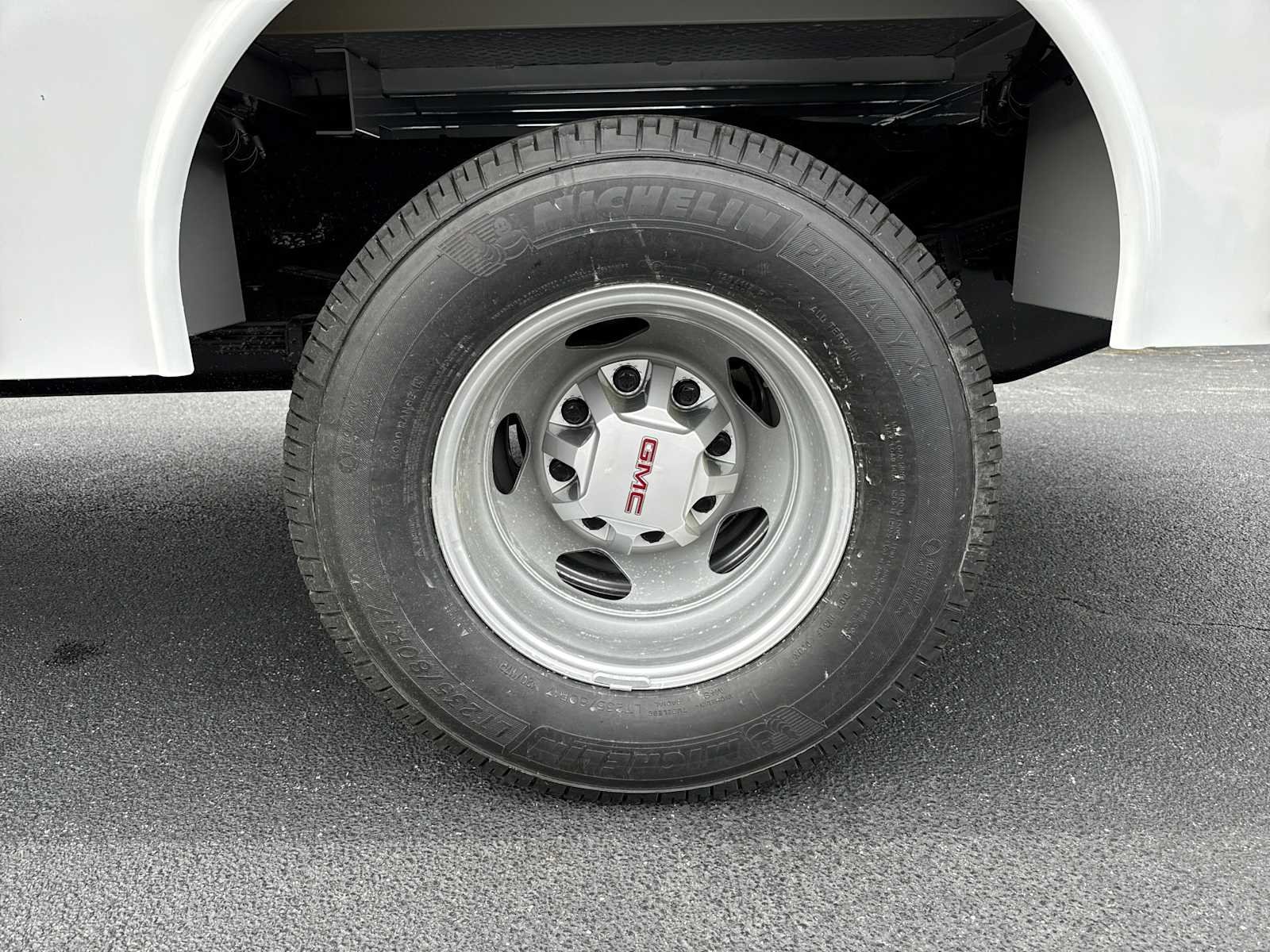 2025 GMC Sierra 3500HD Pro - Photo 18