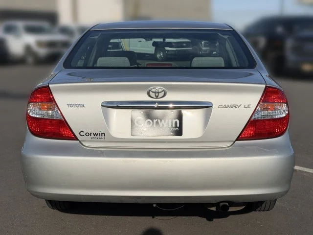 Used 2004 Silver Toyota LE image 14