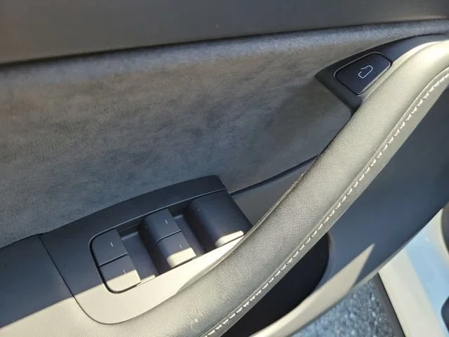 2023 Tesla Model Y Long Range - Photo 30