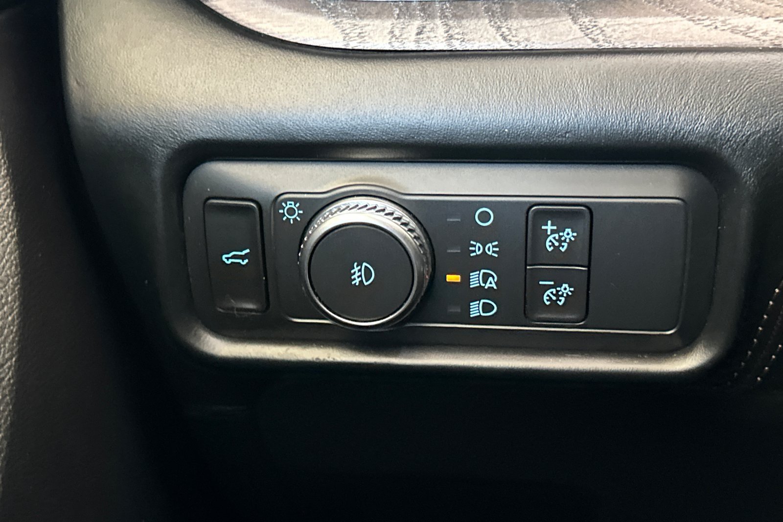 Used 2020 Gray Ford Platinum image 31