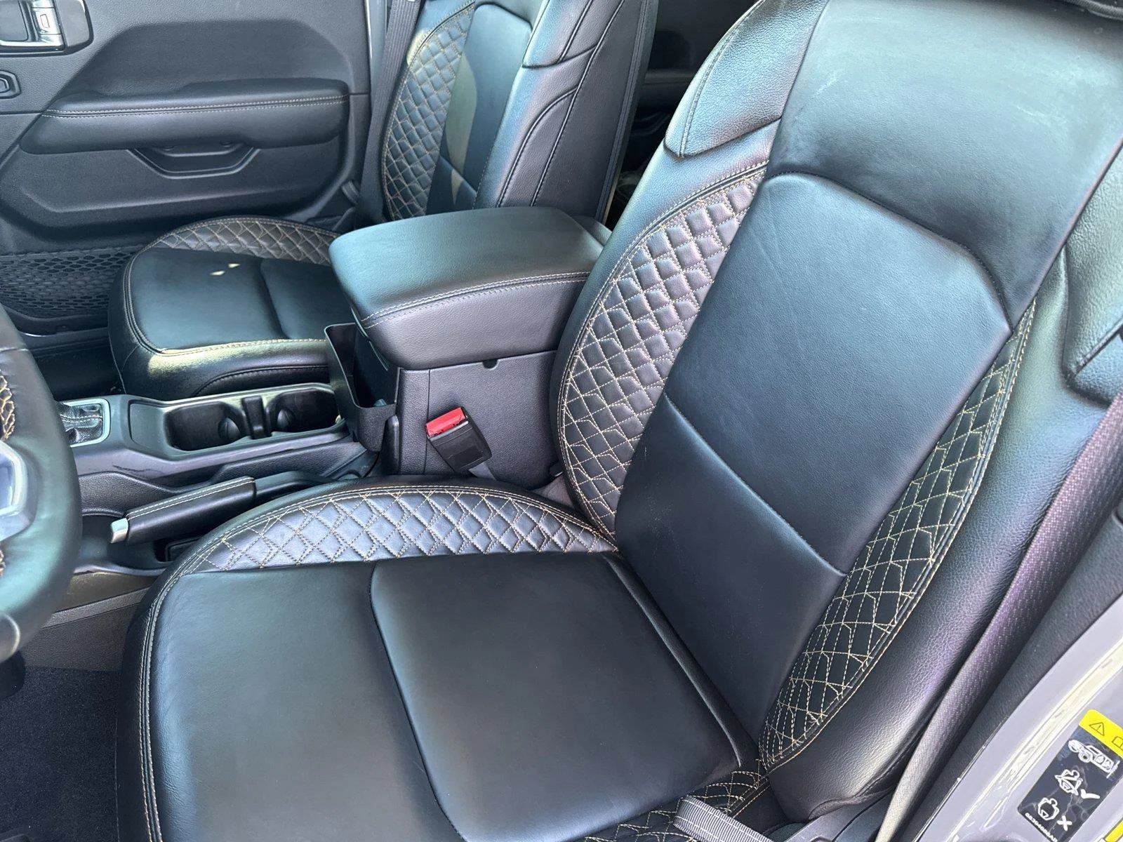 Used 2023 Sting-Gray Clearcoat Jeep High Altitude image 9