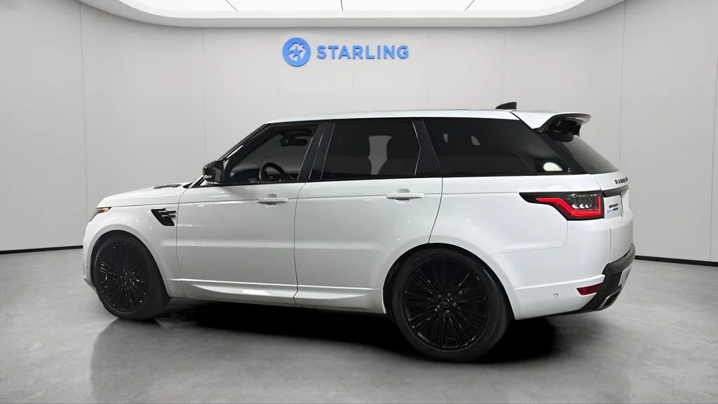 Used 2022 White Land Rover HSE Dynamic image 4