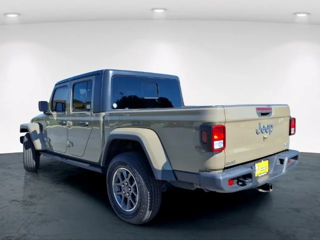 Used 2020 Green Jeep Overland image 13