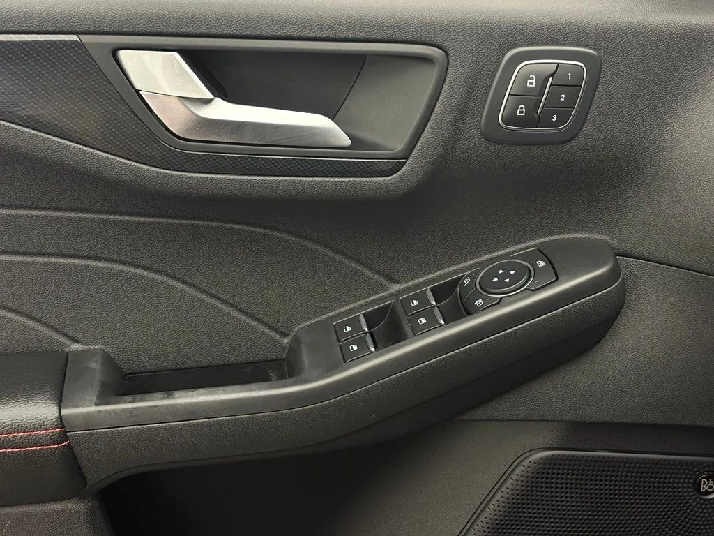 Used 2023 Agate Black Metallic Ford ST-Line Select image 17
