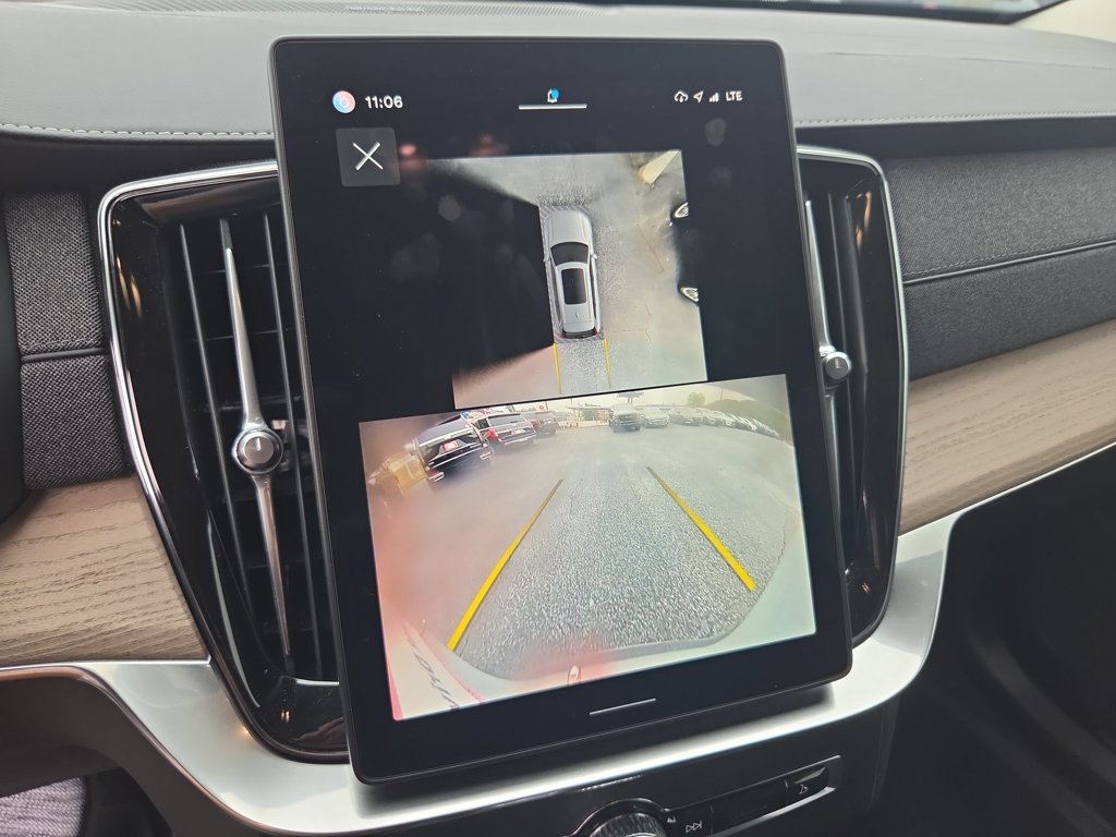 Used 2025  Volvo Plus image 16