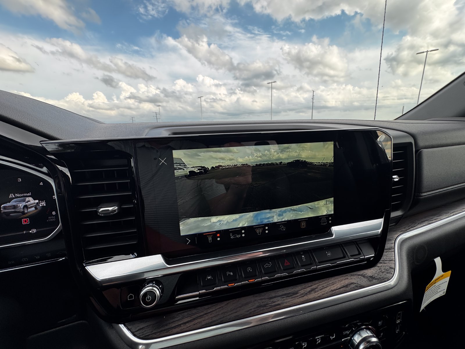 2026 GMC Sierra 1500 SLT - Photo 18