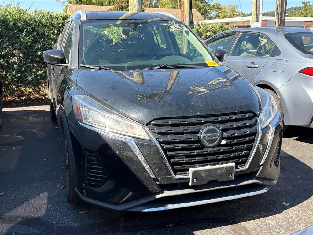 Used 2021 Super Black Nissan SV image 2