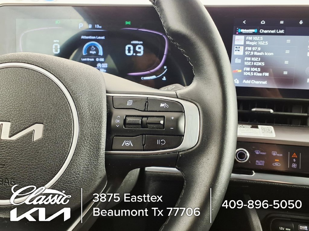 Used 2023 White Kia EX image 18