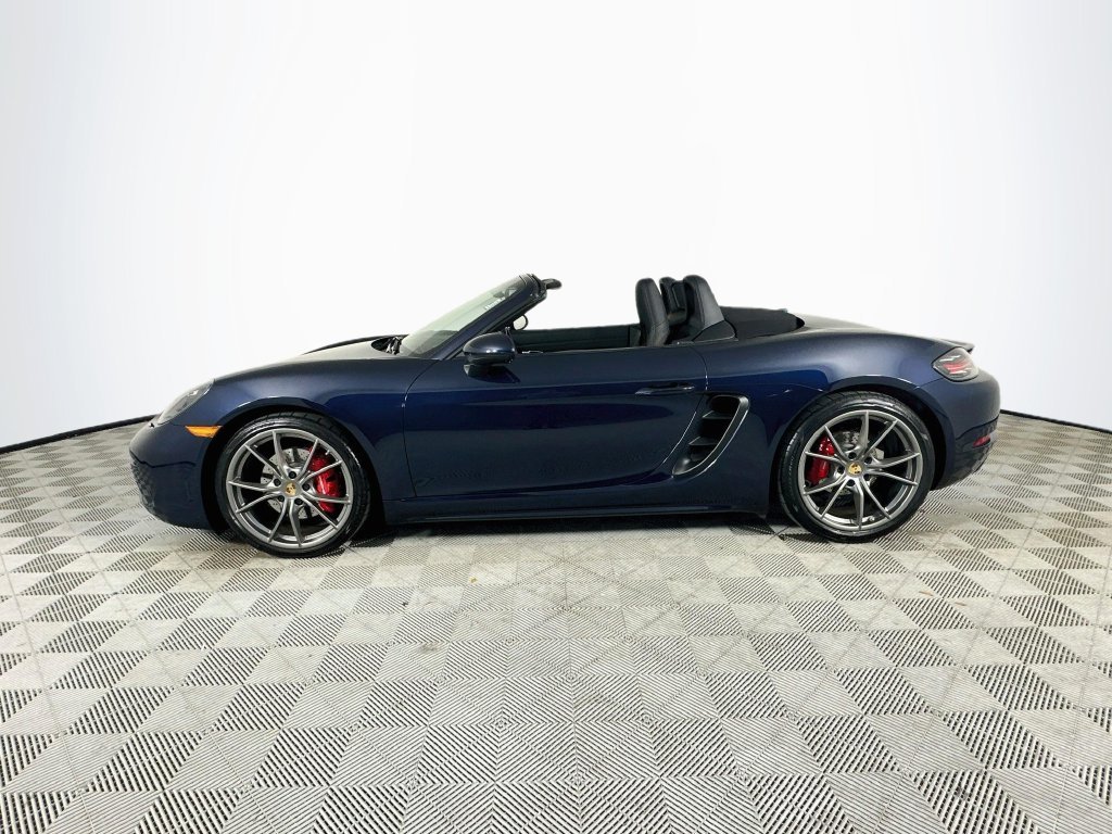 Used 2019  Porsche S image 4