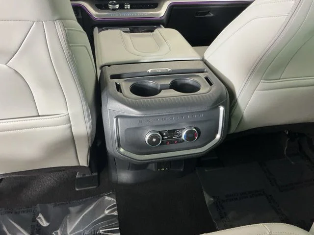 Used 2025 White Ford Platinum image 32