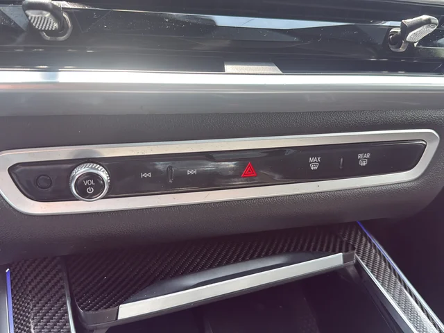 Used 2024 Gray BMW M60i image 20