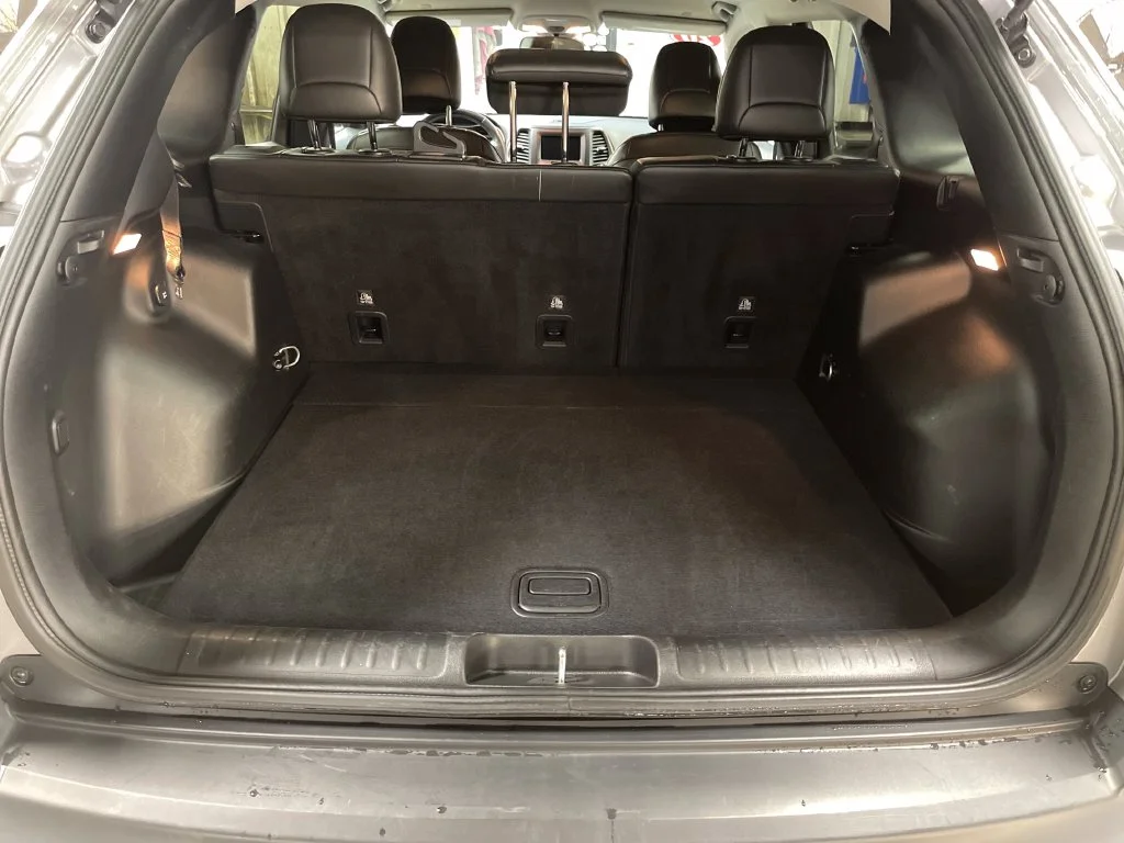 Used 2020 Silver Jeep Latitude Plus image 27