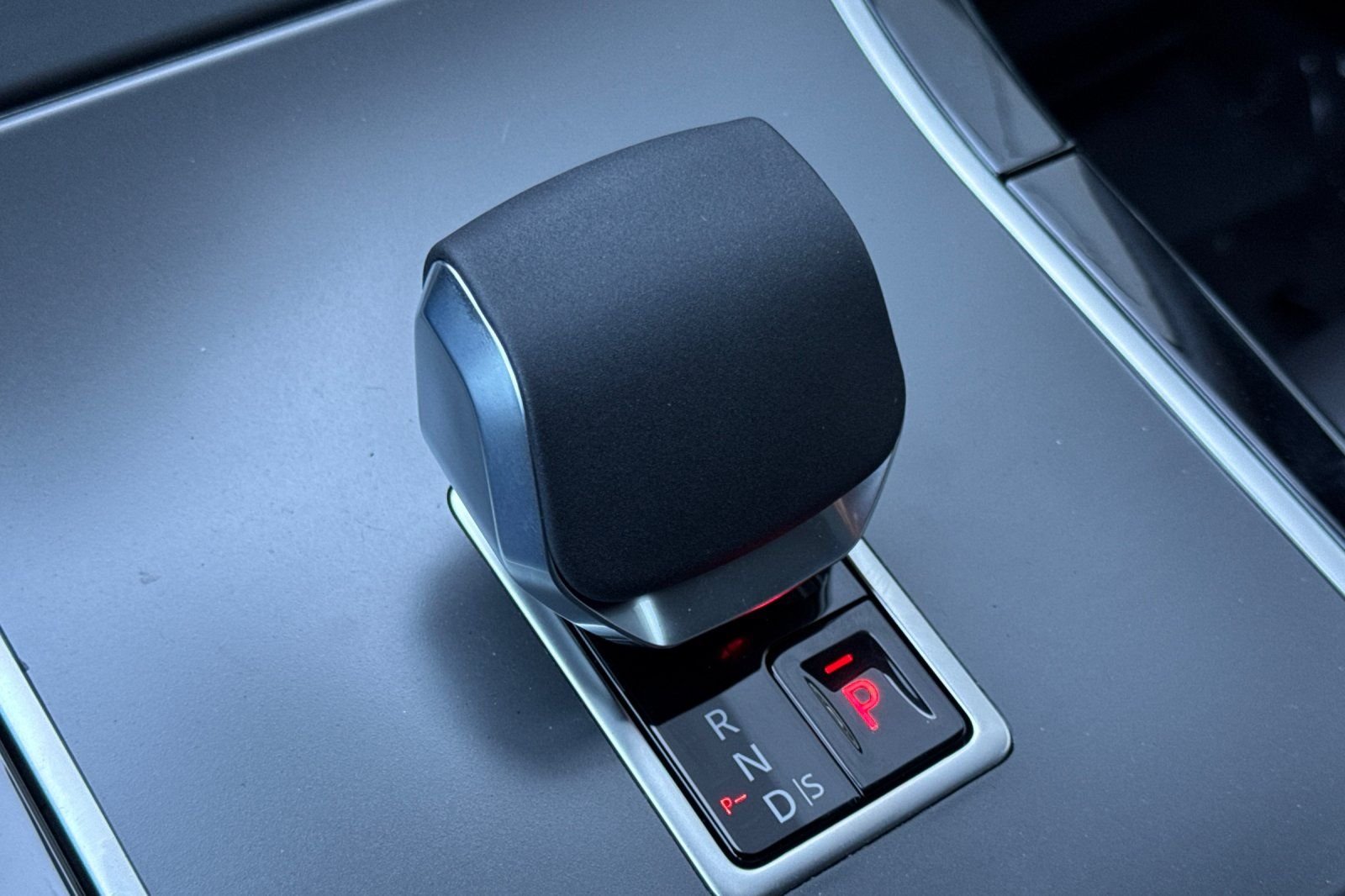 New 2026 Zadar Grey Land Rover S image 25