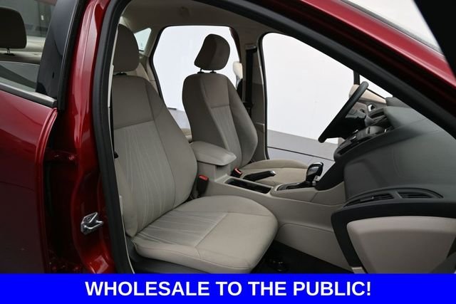 Used 2016 Red Ford SE image 29