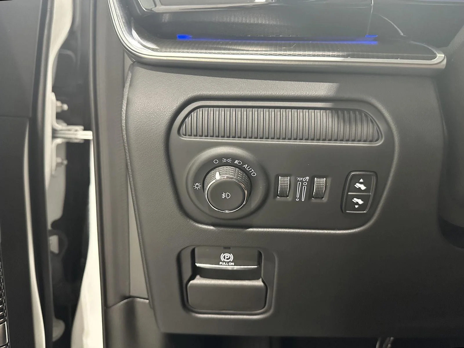 Used 2024 White Jeep Series II image 14