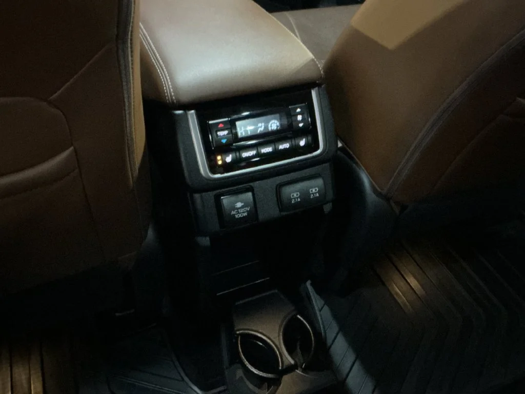 Used 2022 White Subaru Touring image 33