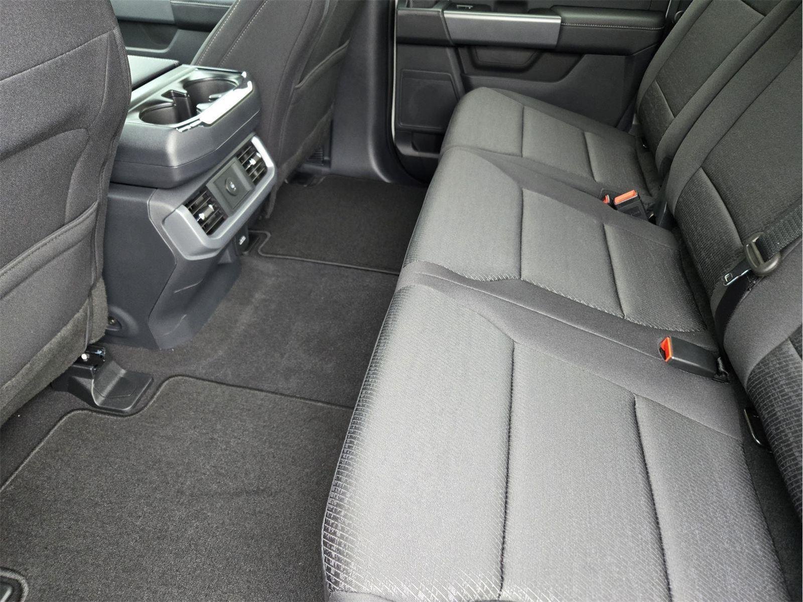 New 2026 Oxford White Ford XLT image 18