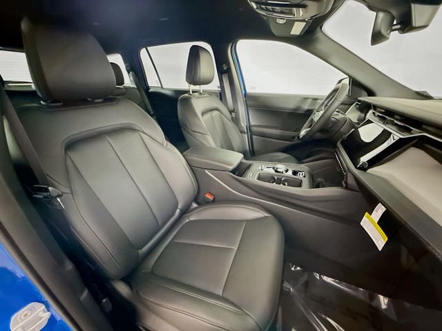 New 2026 Hydro Blue Pearl-Coat Exterior Paint Jeep Limited image 26